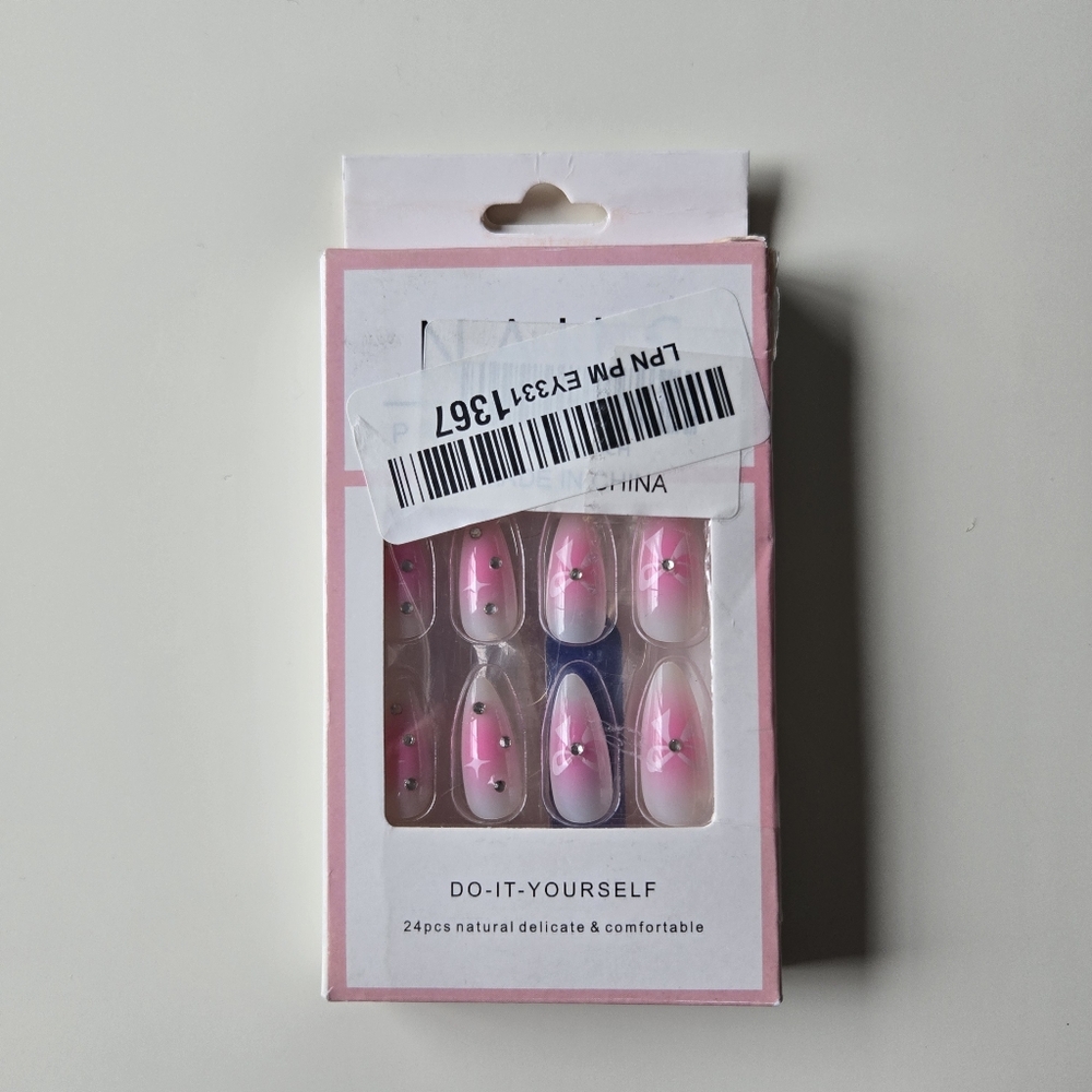 24pcs Pink Press Nails Short Medium Almond Fake Nails w/ Love Heart Bow Design - Picture 5 of 8